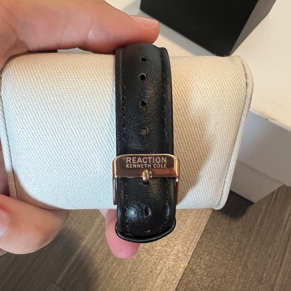 Kenneth Cole Reaction Watch - Picture 3 of 4